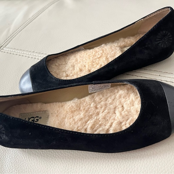 Ugg flat round toe shoes - Picture 2 of 5
